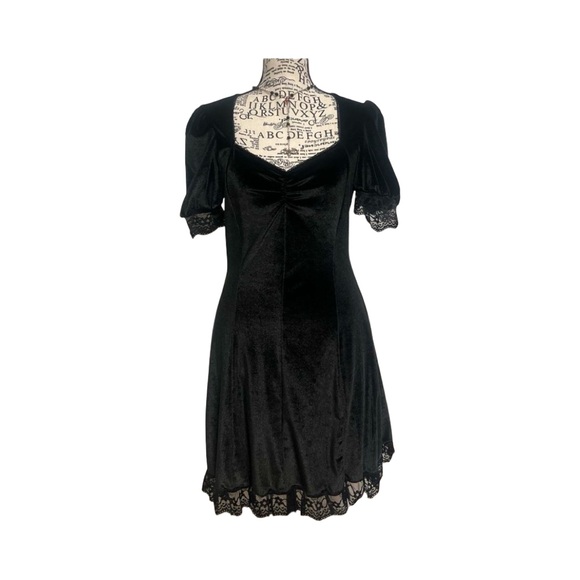 Practical Magic Goth Black Velvet Dress - Picture 3 of 11